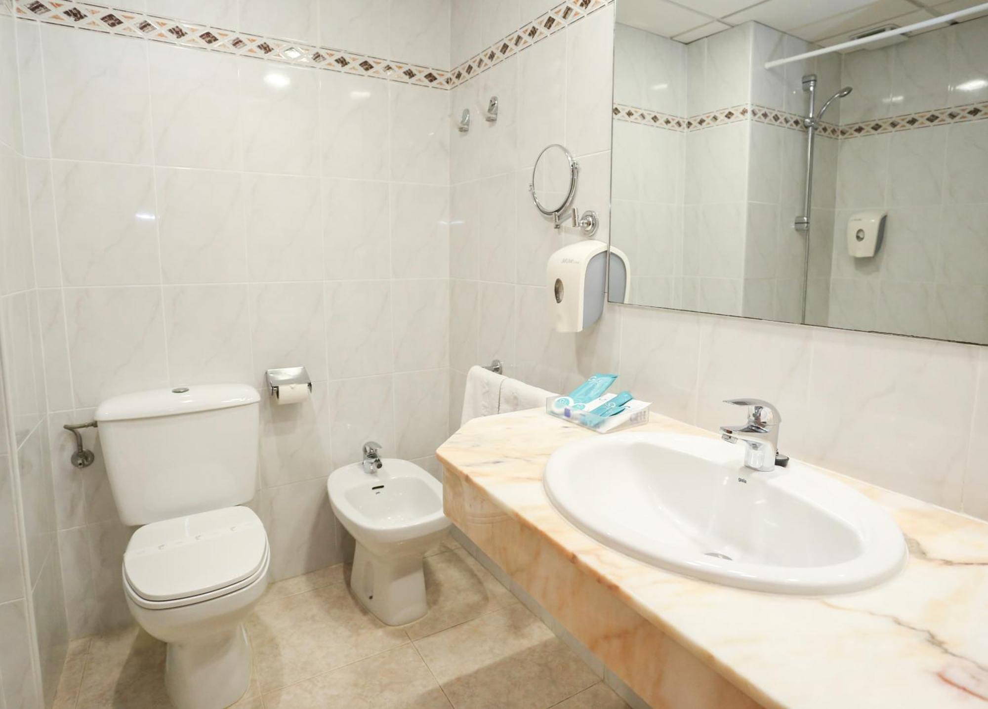 Chambre Triple Standard (3 Adultes)