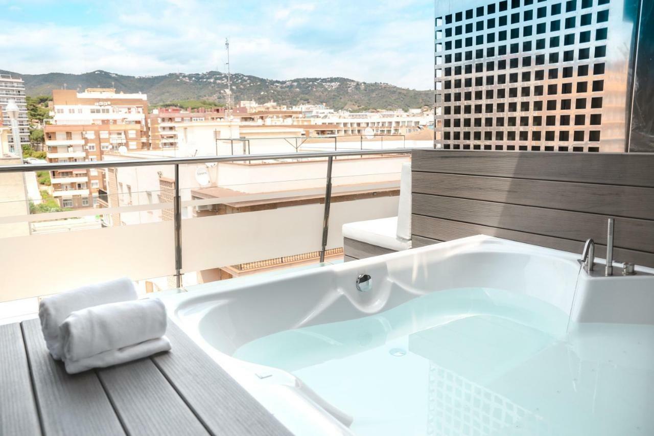 King Suite Spa Bath,813017844:JPEG